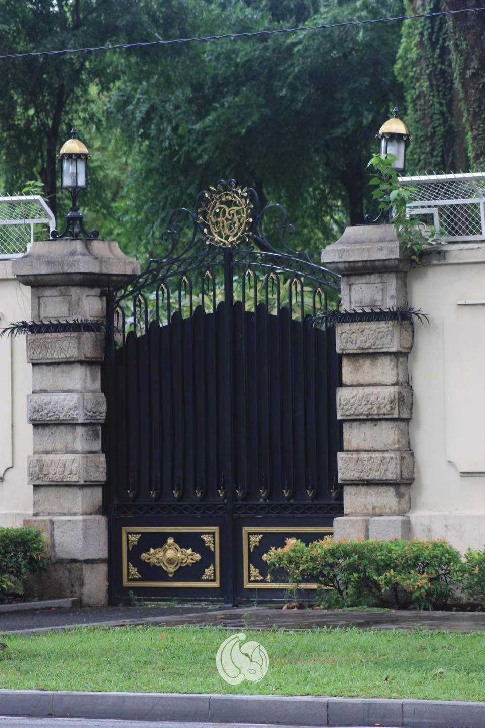 Consulat gate FRANCE Saigon